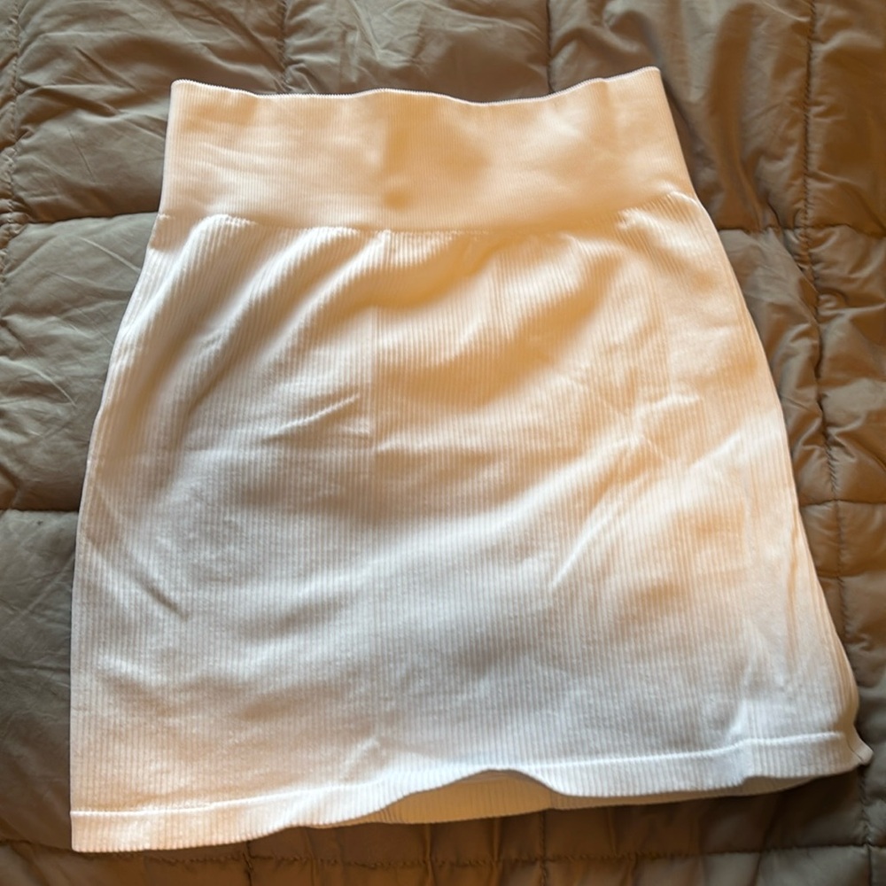 NWOT Women’s Ribbed Mini Skirt
